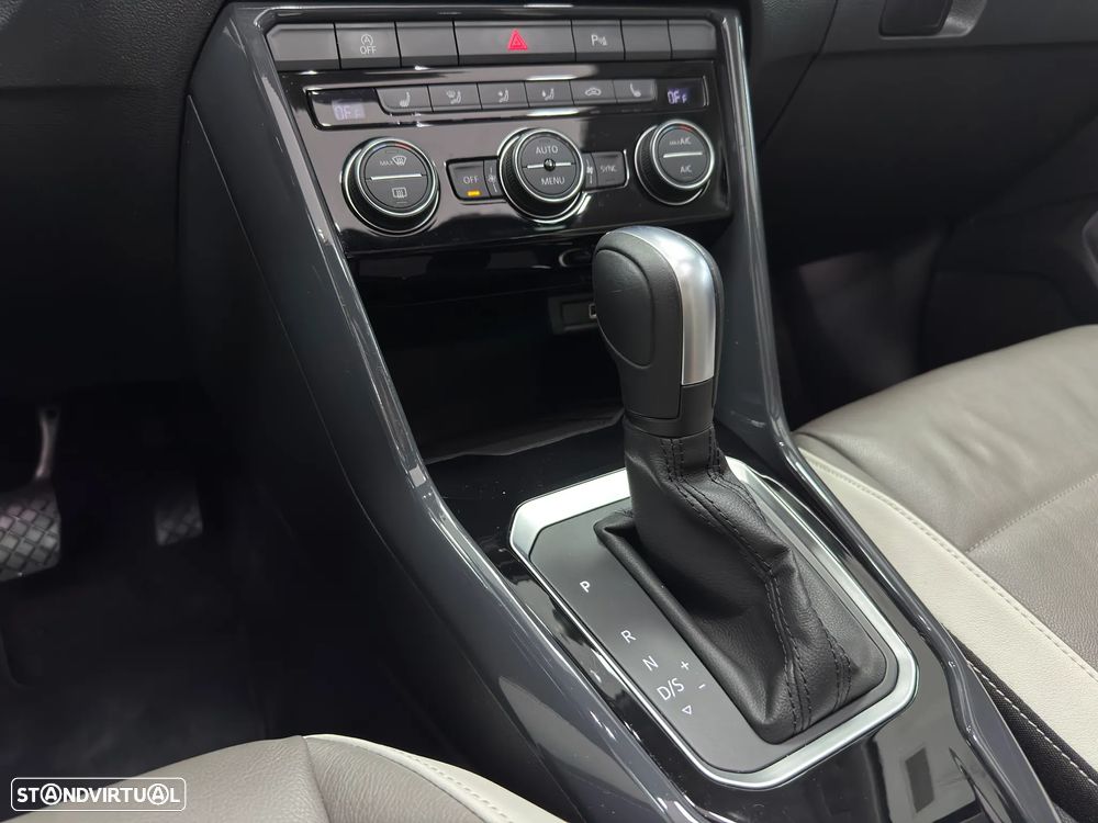 VW T-Roc 1.5 TSI Sport DSG - 40