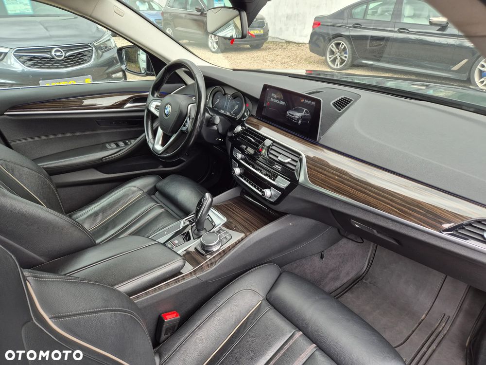BMW Seria 5 518d Luxury Line sport - 18
