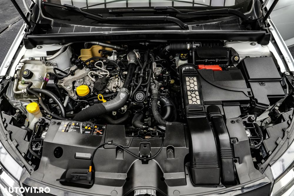 Renault Megane TCe 140 GPF EDC Equilibre - 24
