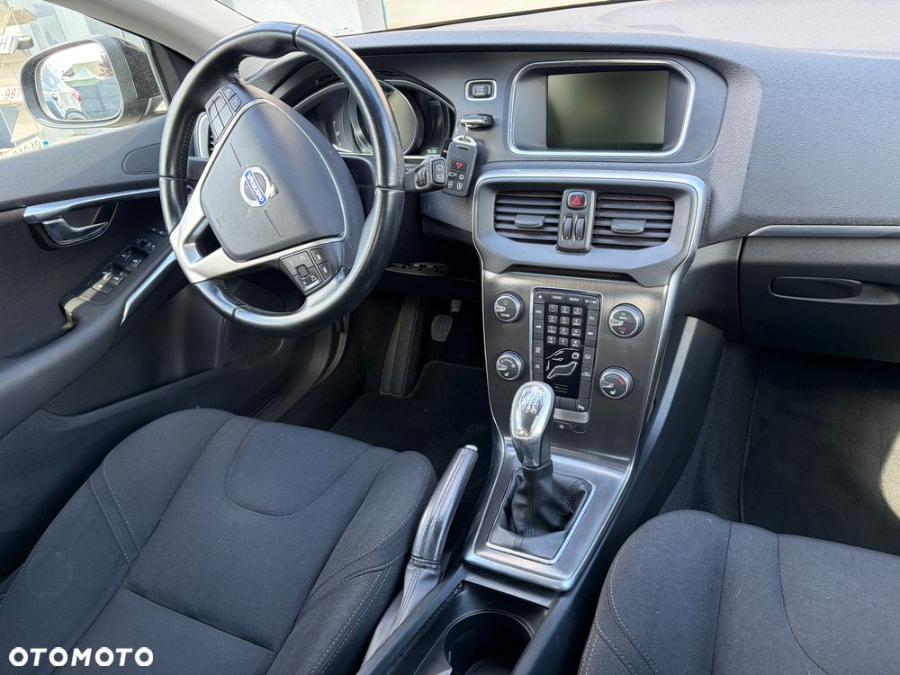 Volvo V40 D2 Momentum - 13