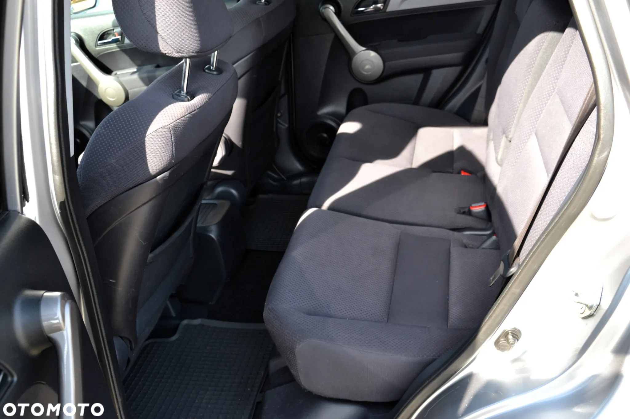 Honda CR-V 2.0i-VTEC Automatik Comfort 50 Jahre Edition - 18