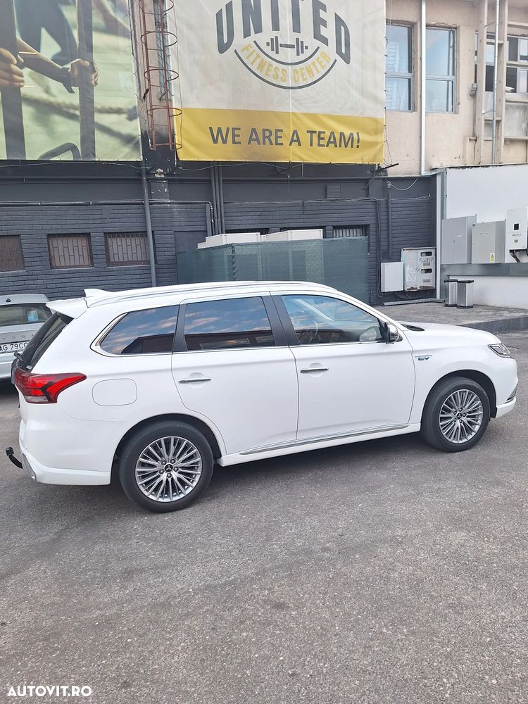 MITSUBISHI Outlander 2020 — imagine 8