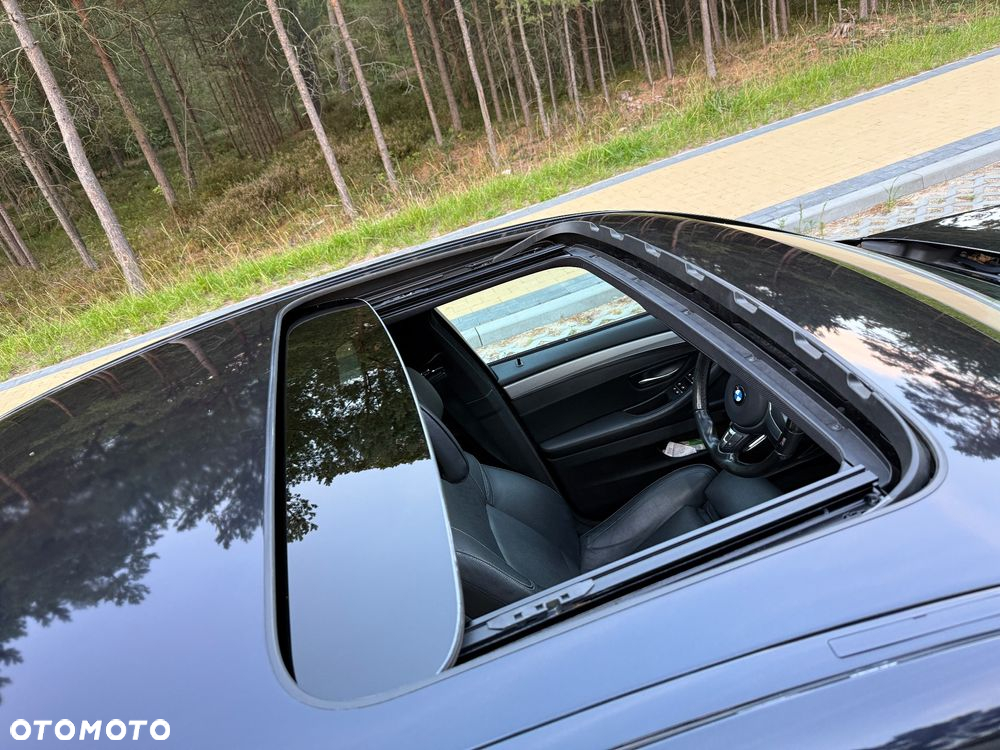 BMW Seria 5 535d xDrive - 14