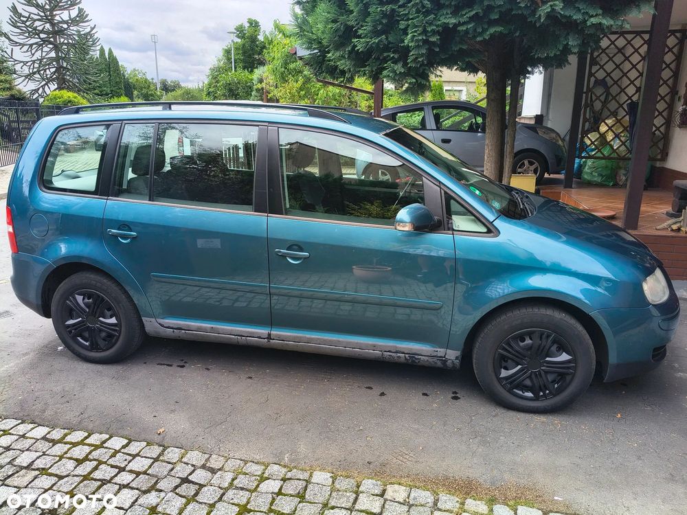 Volkswagen Touran 1.6 FSI Basis - 8