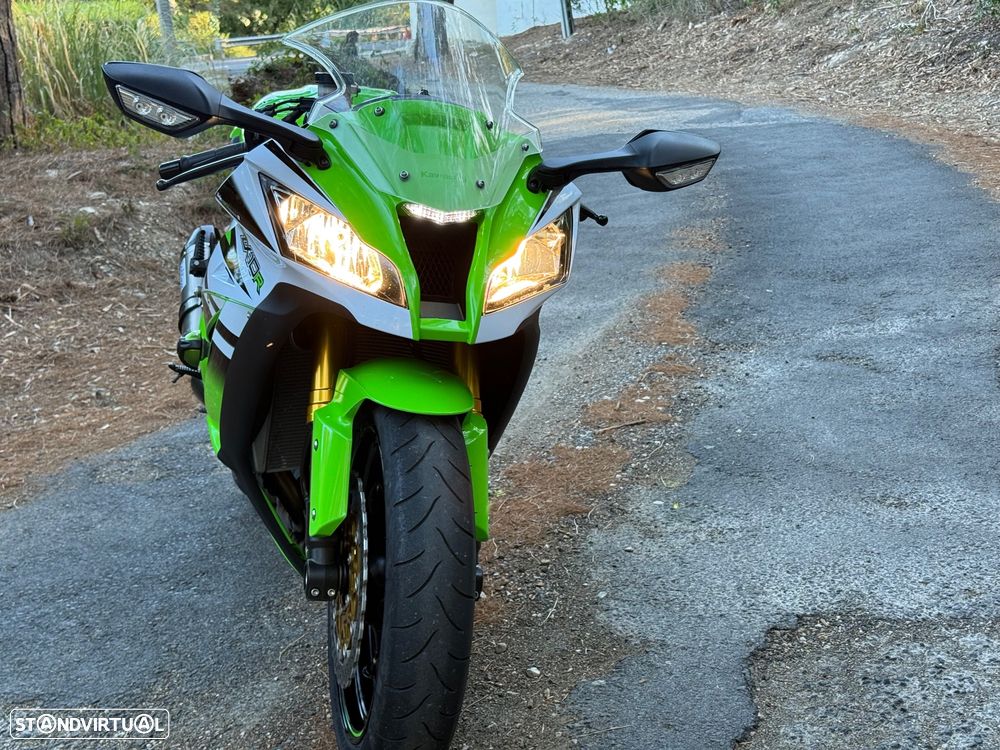 Kawasaki ZX 10 R Aniversario - 17