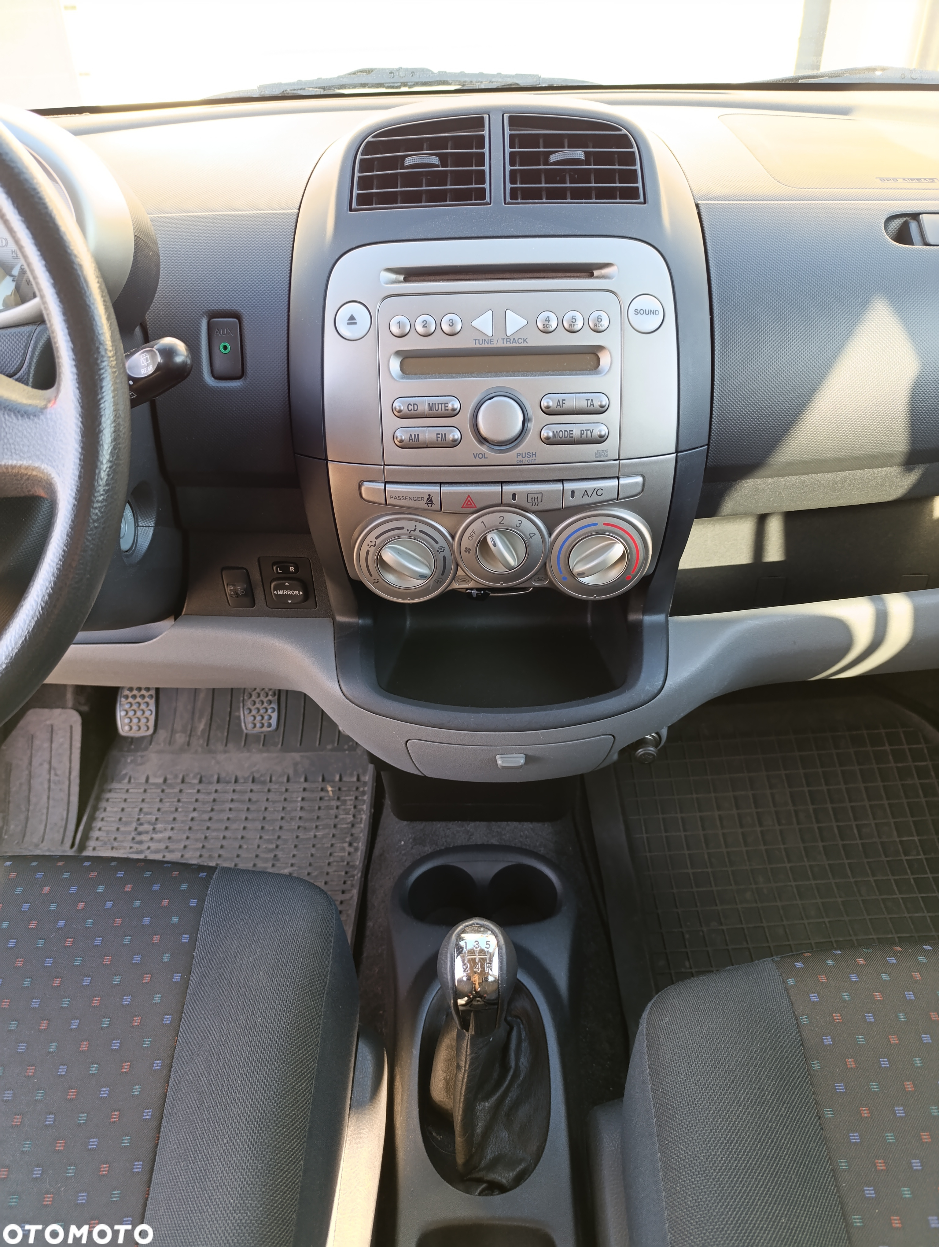 Daihatsu Sirion 1.0 - 7