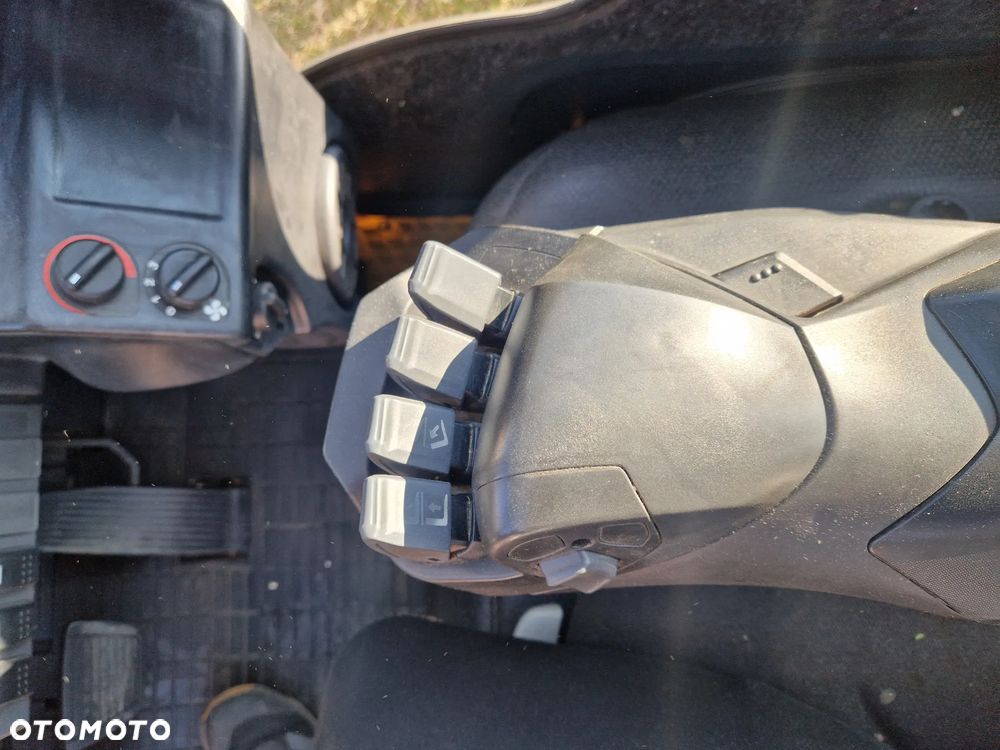 Caterpillar DP30NT - 11