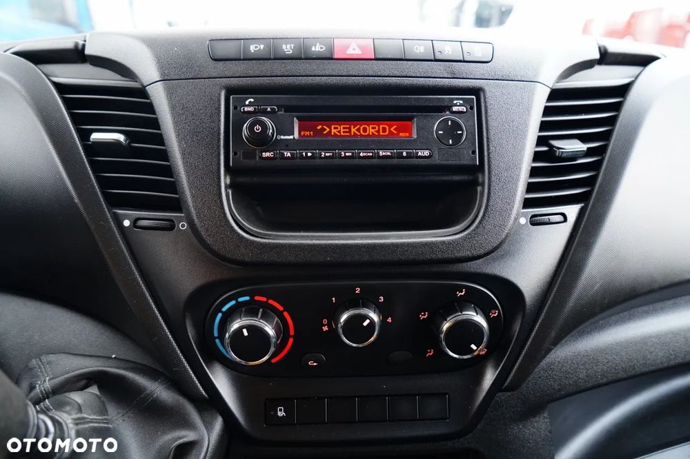 Iveco DAILY 35-140 / WYWROTKA / BRYGADOWKA - 6 MIEJSC  / BLIŹNIAK / MANUAL / - 31