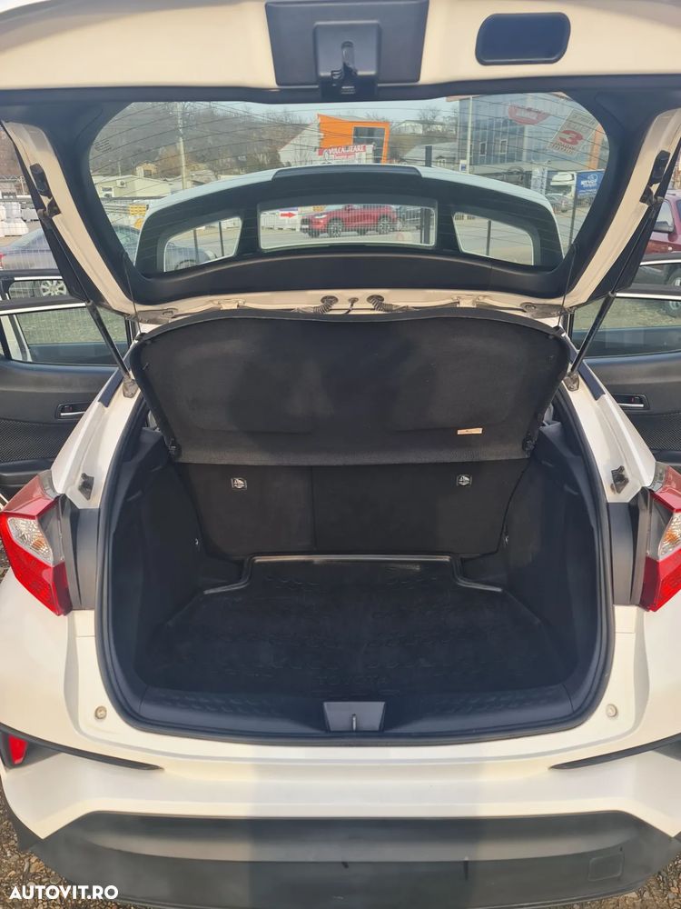 Toyota C-HR Hybrid Business-Edition - 18