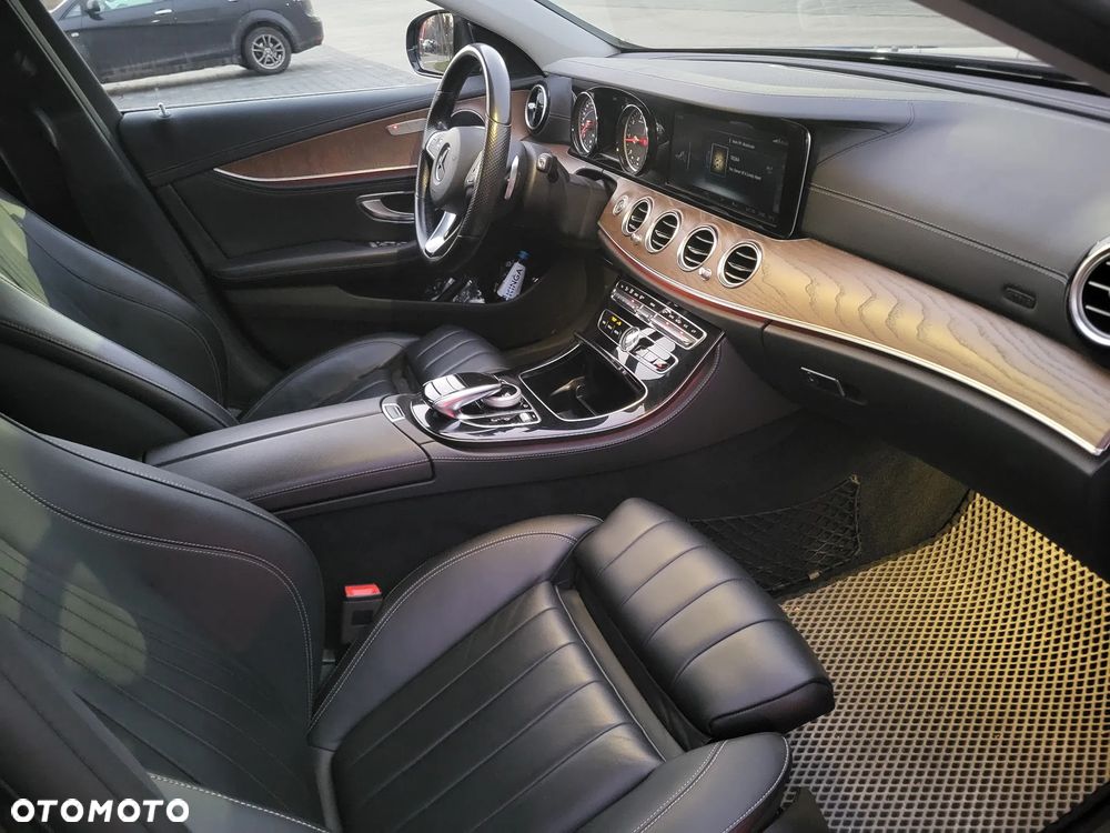 Mercedes-Benz Klasa E 220 d 9G-TRONIC - 13