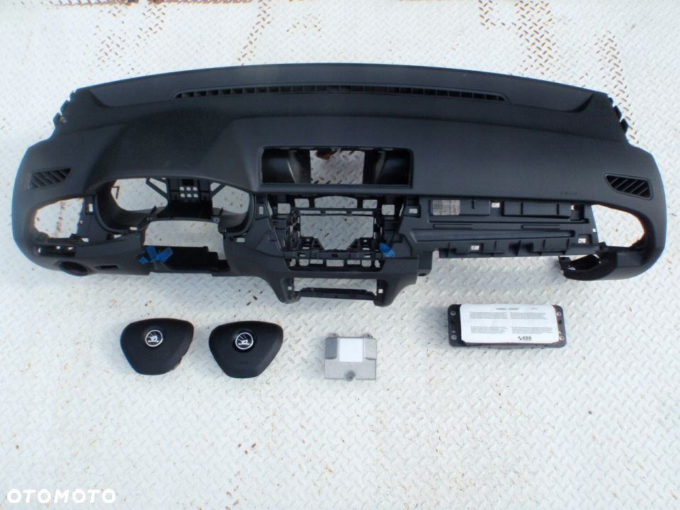 SKODA FABIA III 3 DESKA KONSOLA KOKPIT PULPIT PÓŁKA PARAPET PODUSZKI AIR BAG AIRBAG PASY PAS - 3