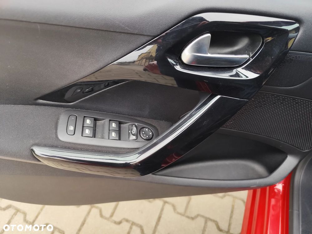 Peugeot 208 1.2 PureTech Active - 21