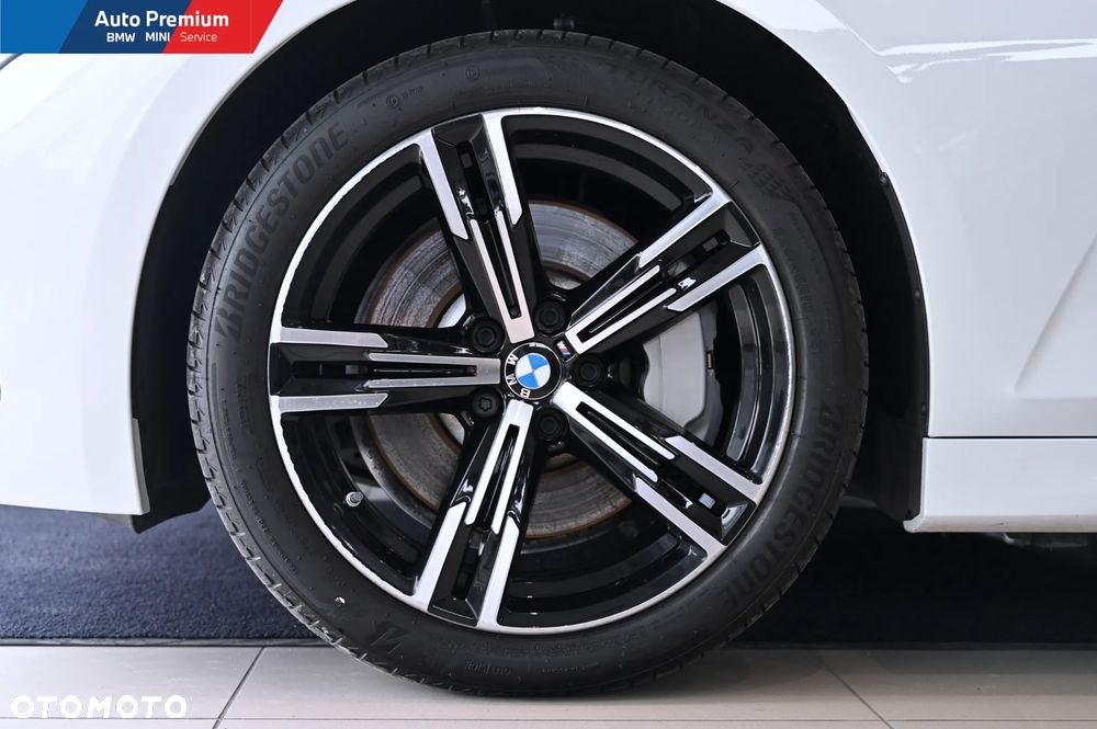 BMW Seria 3 330d xDrive MHEV - 21
