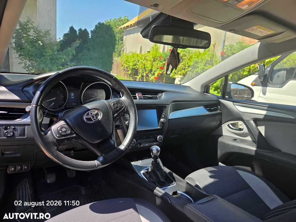 Toyota Avensis - 4