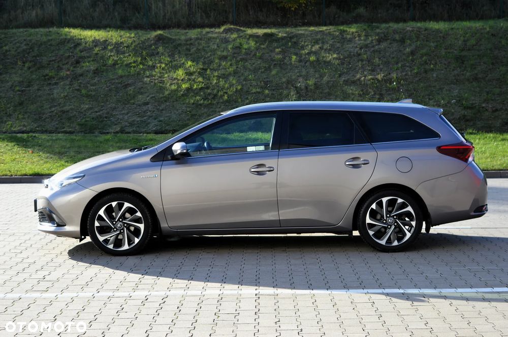 Toyota Auris 1.8 HSD Luna - 24