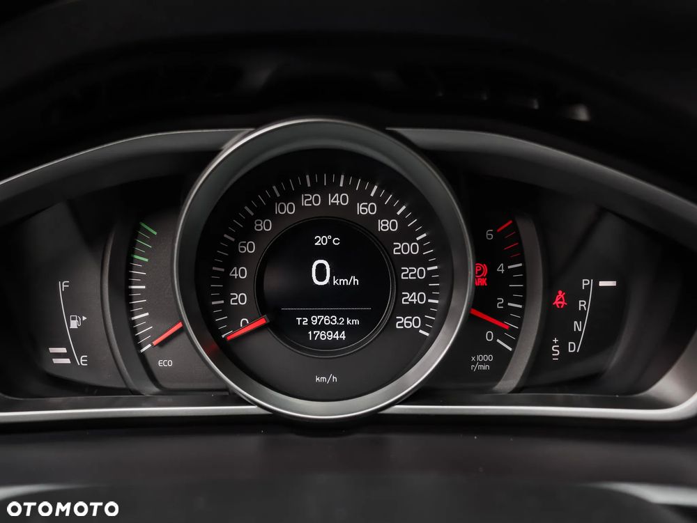 Volvo V40 D2 Drive-E Momentum - 19