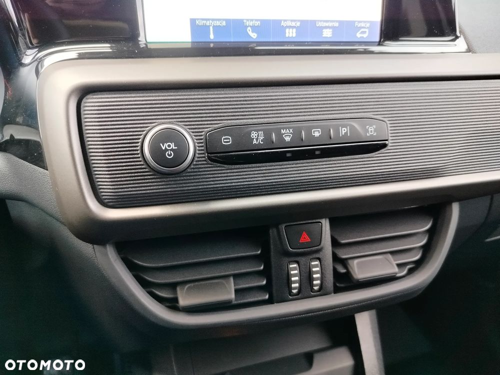 Ford Transit Courier - 21