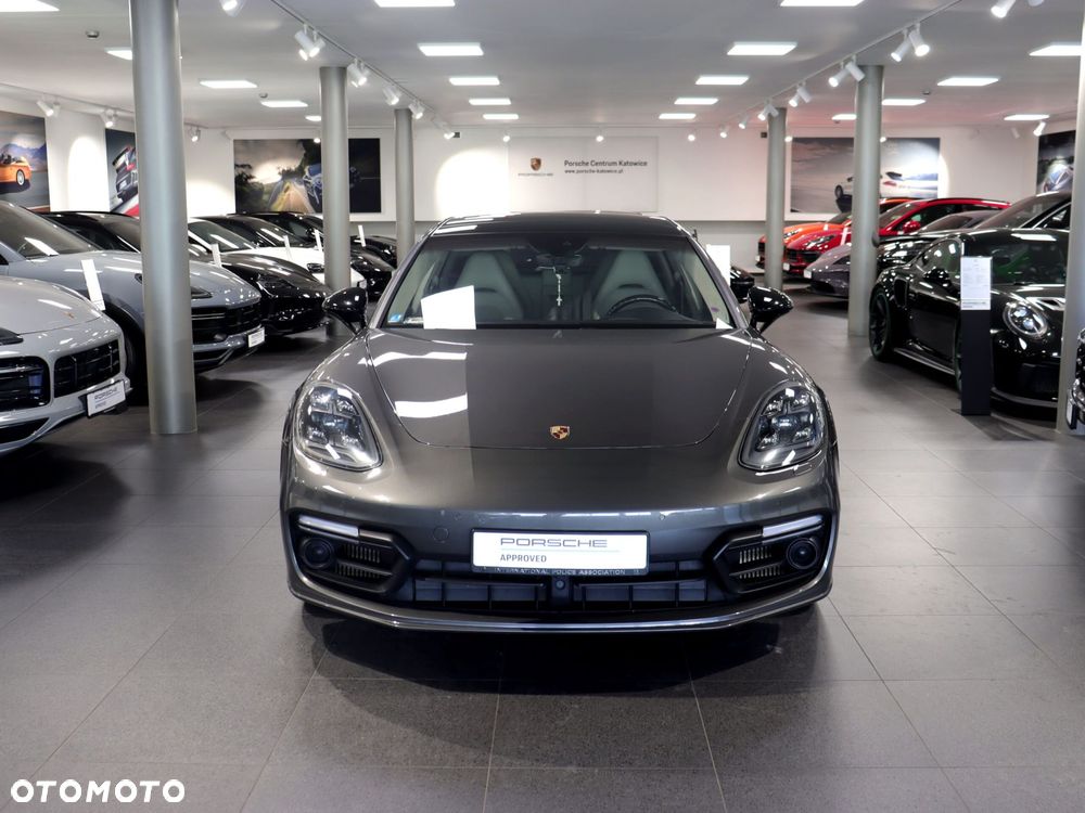 Porsche Panamera 4 E-Hybrid - 8