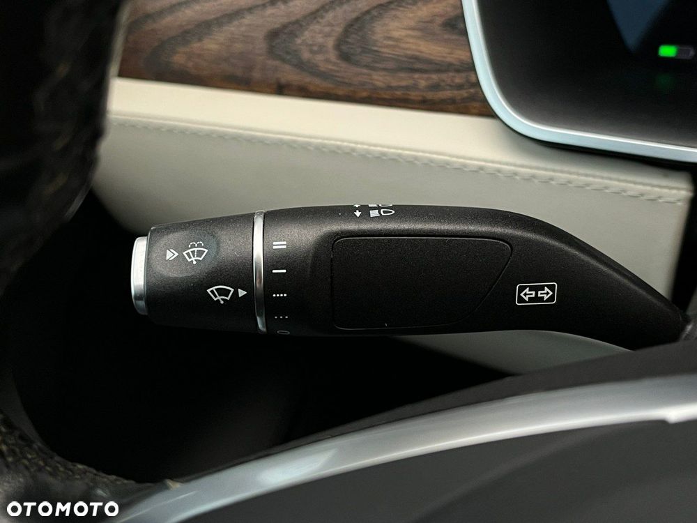 Tesla Model S 75 - 19