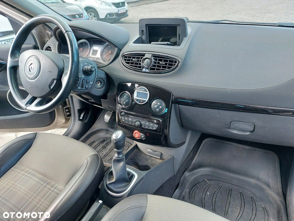Renault Clio - 14