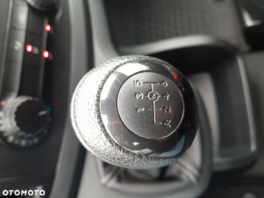 Mercedes-Benz Vito - 10