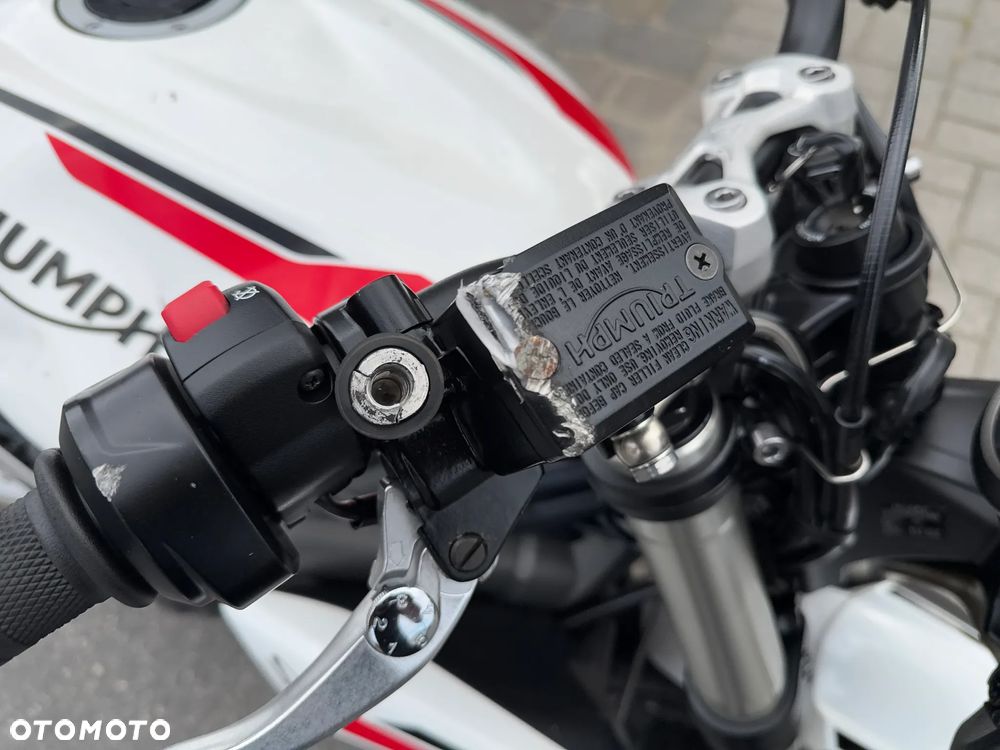 Triumph Street Triple - 27