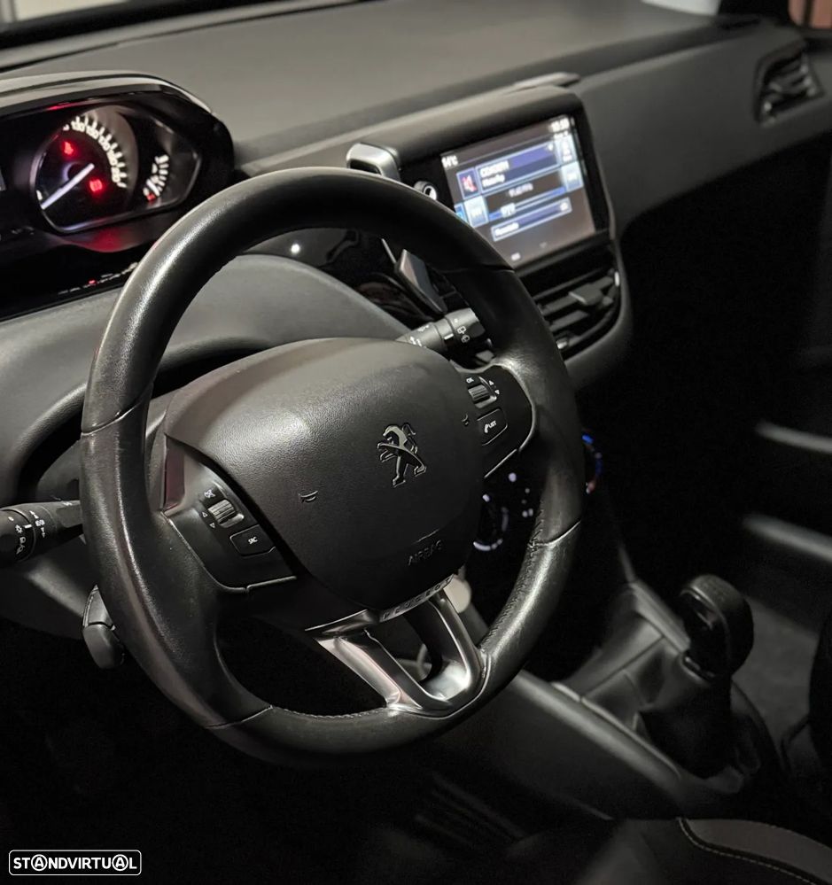 Peugeot 208 1.2 PureTech Style - 2