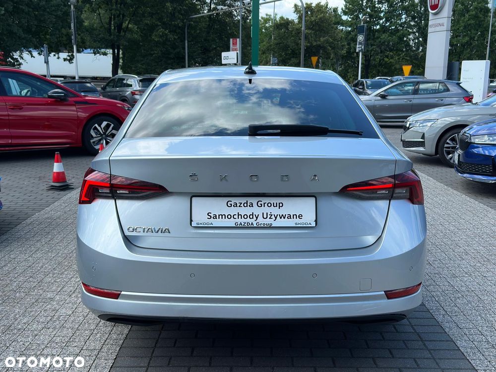 Skoda Octavia 2.0 TDI Ambition DSG - 8