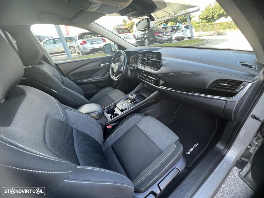 Nissan Qashqai 1.3 DIG-T N-Connecta Xtronic - 23
