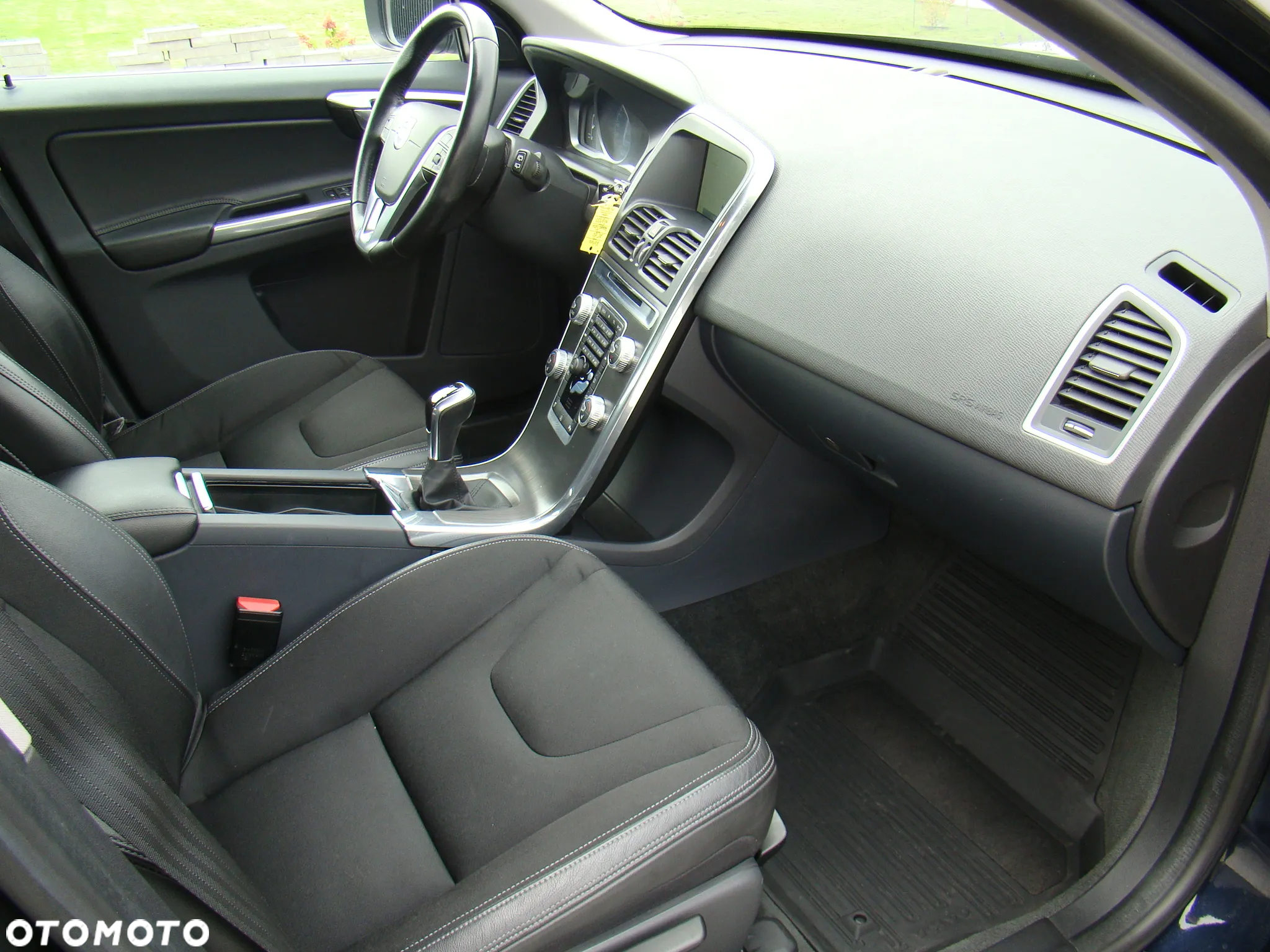Volvo XC 60 D4 Momentum Pro - 36