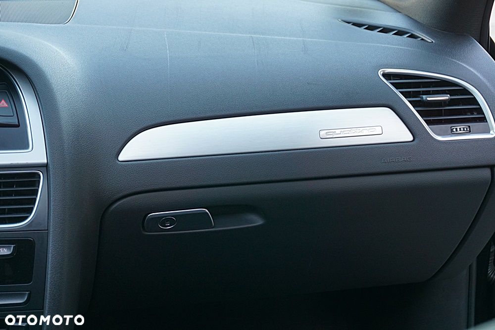 Audi A4 Avant 2.0 TDI DPF clean diesel S line Sportpaket - 33