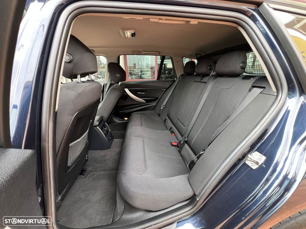 BMW 318 d Dynamic - 5