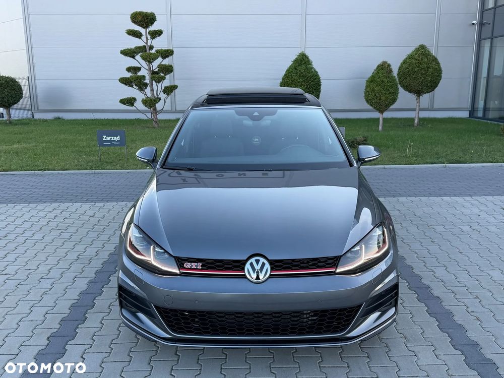 Volkswagen Golf GTI (BlueMotion Technology) DSG Performance - 11