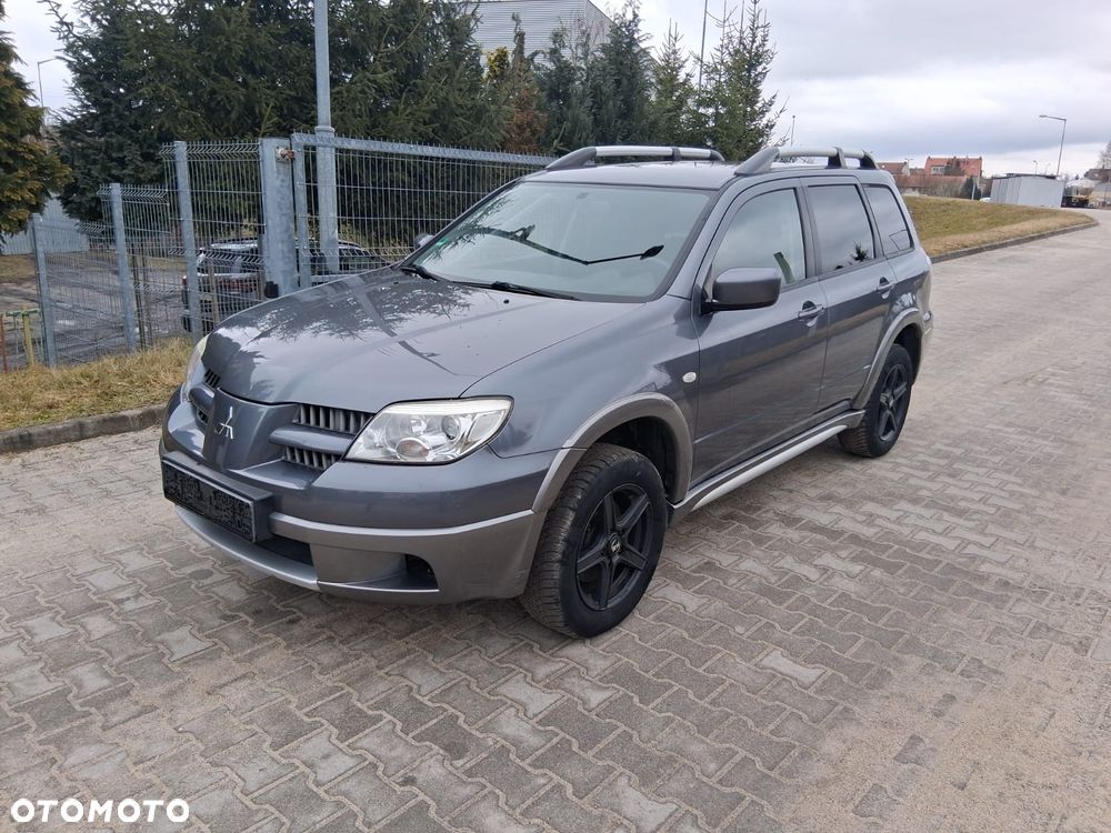 Mitsubishi Outlander 2.4 4WD Intense - 10