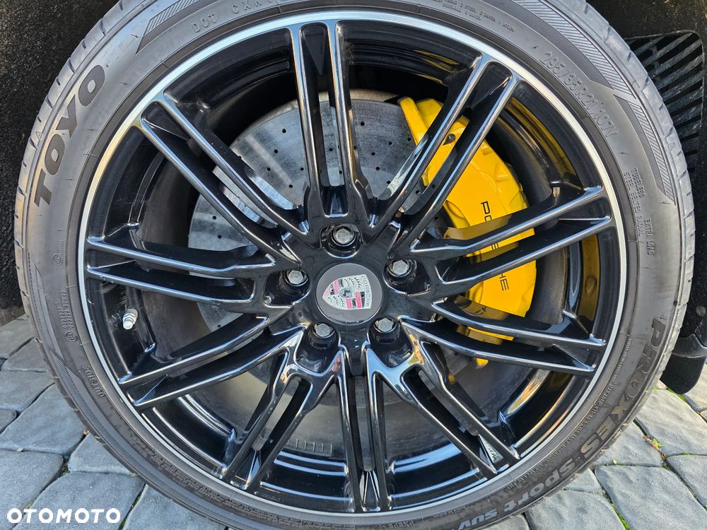 Porsche Cayenne - 12