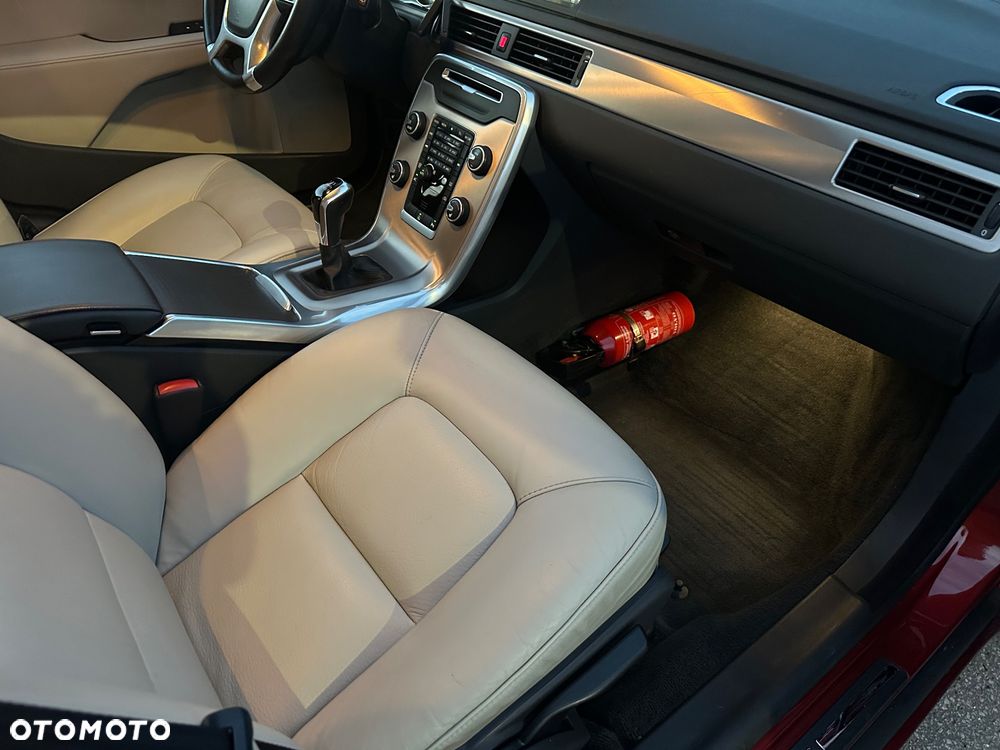 Volvo V70 D4 Drive-E Momentum - 19