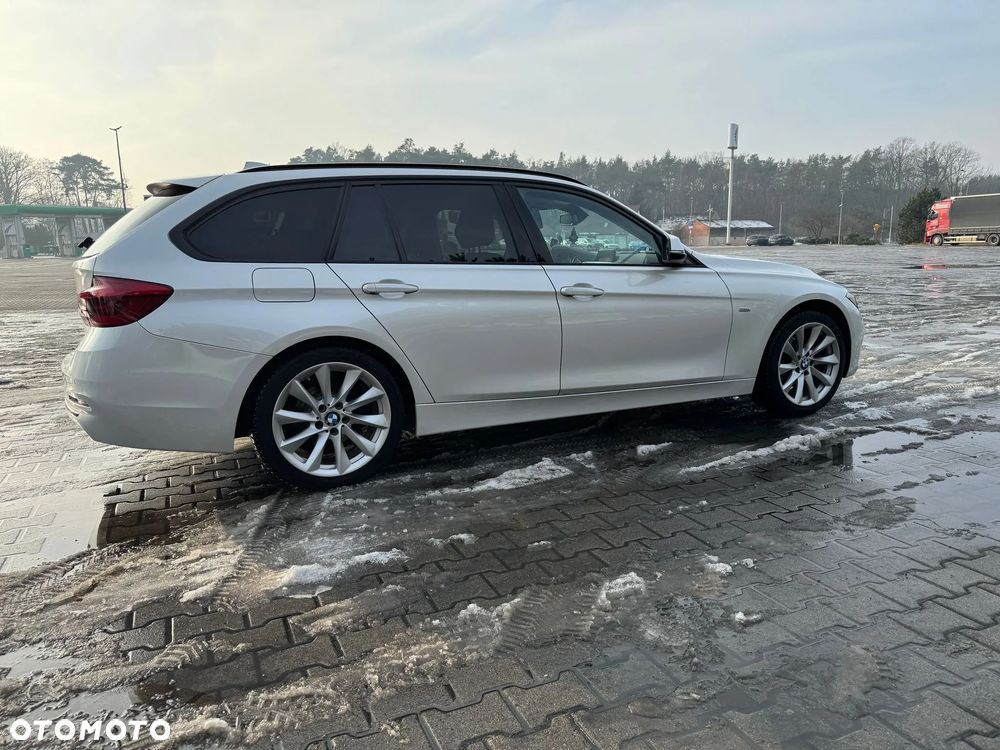 BMW Seria 3 320d Sport Line - 7