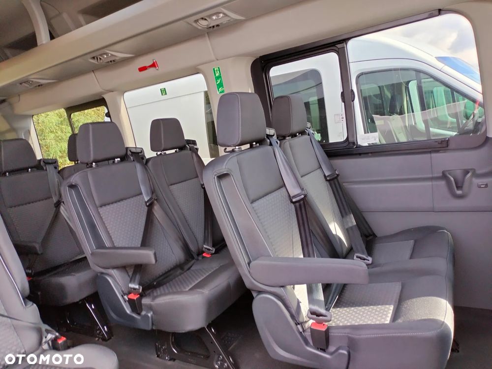 Ford Transit L4 RWD Trend - 9