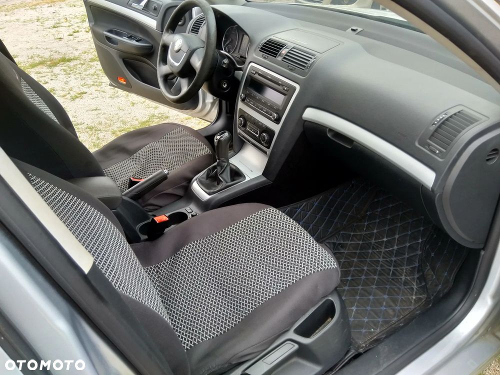Skoda Octavia 1.8 TSI Ambiente - 8