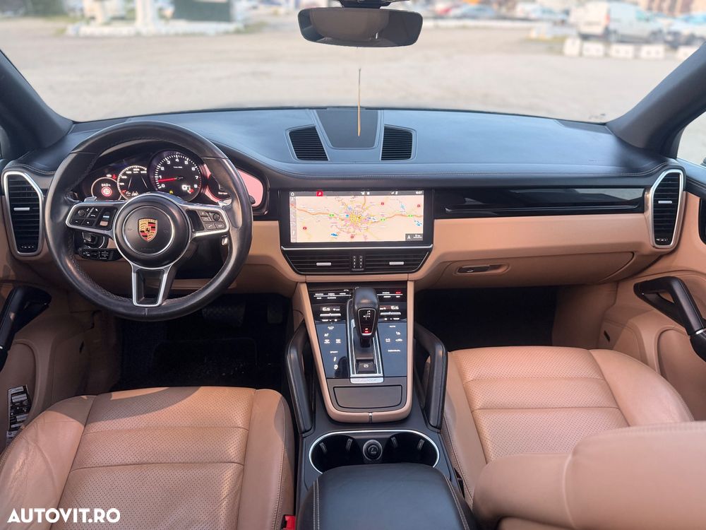 Porsche Cayenne - 4