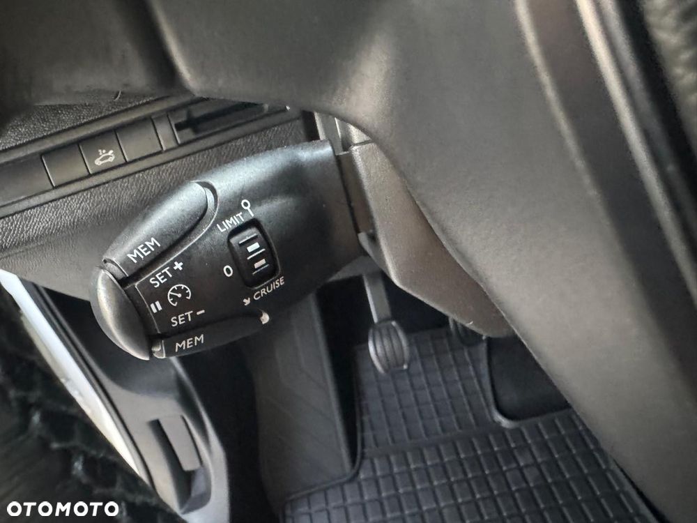 Peugeot 3008 HDi FAP 150 Premium - 26