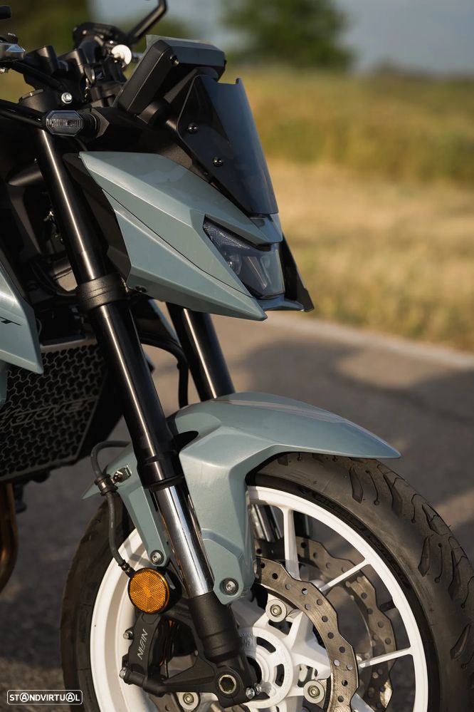 Honda CB 750 Hornet - dream garage - 9