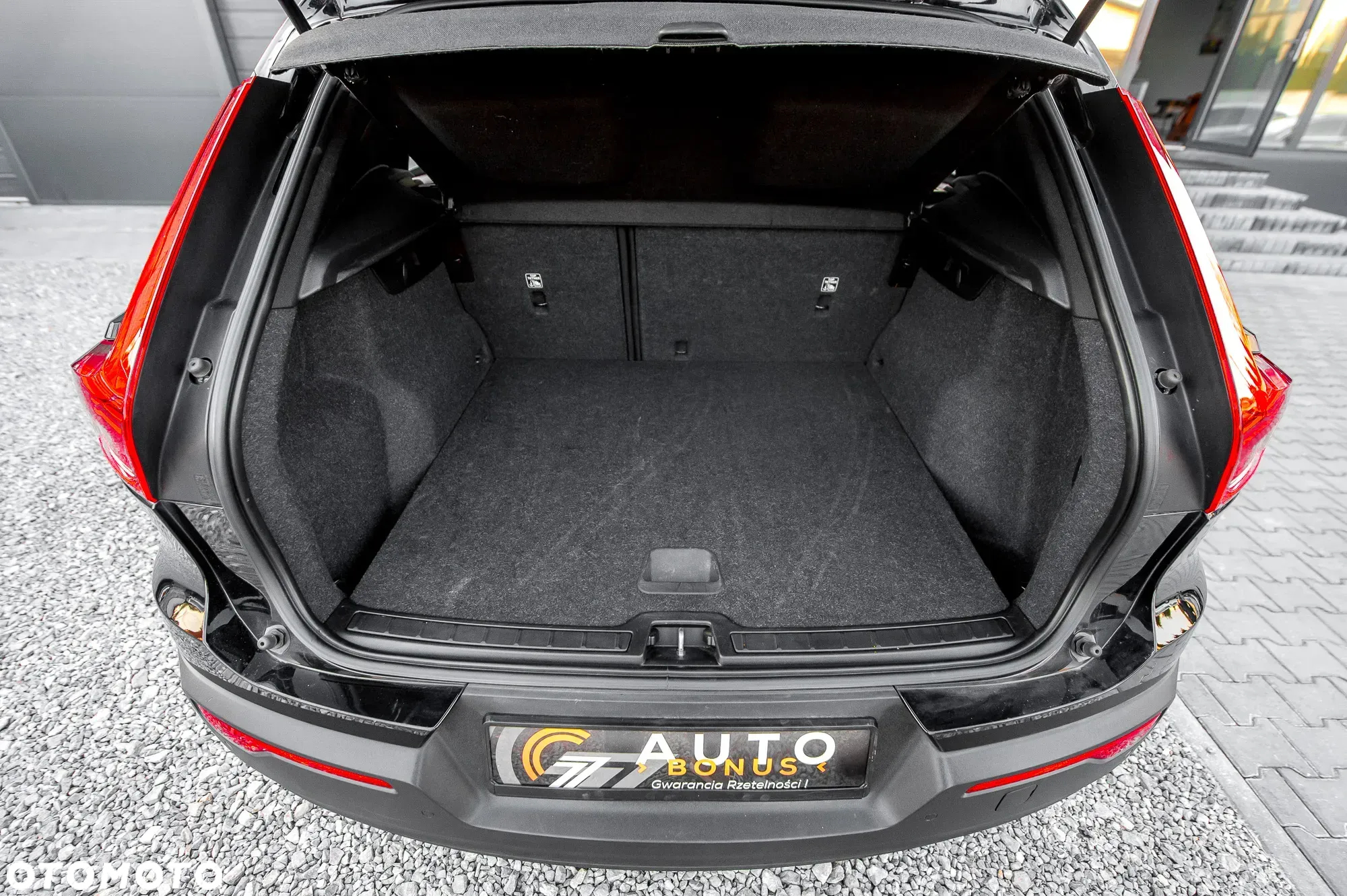 Volvo XC 40 - 32