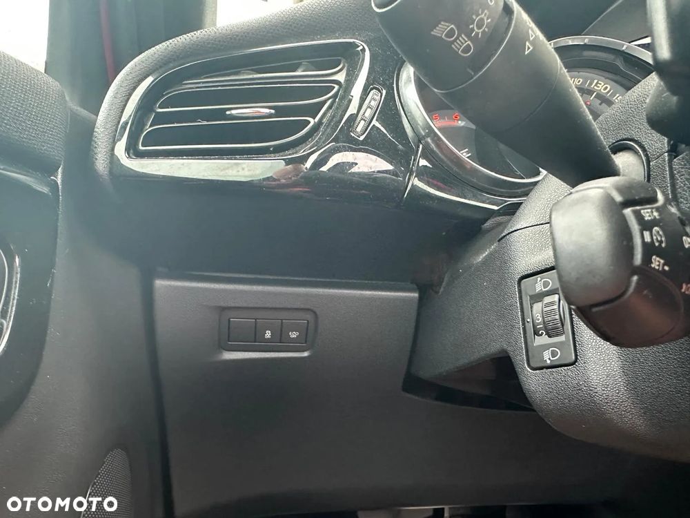 Citroën DS3 Cabrio e-HDi 90 FAP EGS6 SoChic - 31