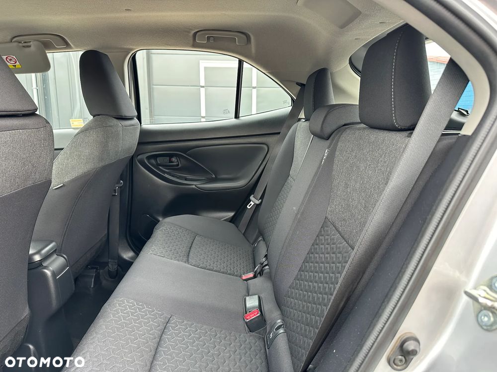 Toyota Yaris Cross Hybrid 1.5 Comfort AWD - 32