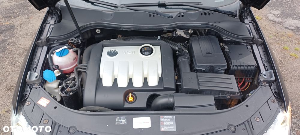 Volkswagen Passat 1.9 TDI Highline - 12