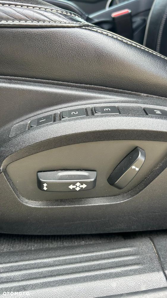 Volvo V40 D2 R-Design - 10