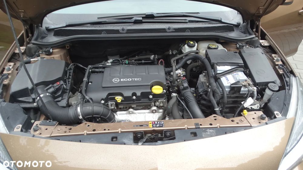 Opel Astra 1.4 T Cosmo S&S - 34