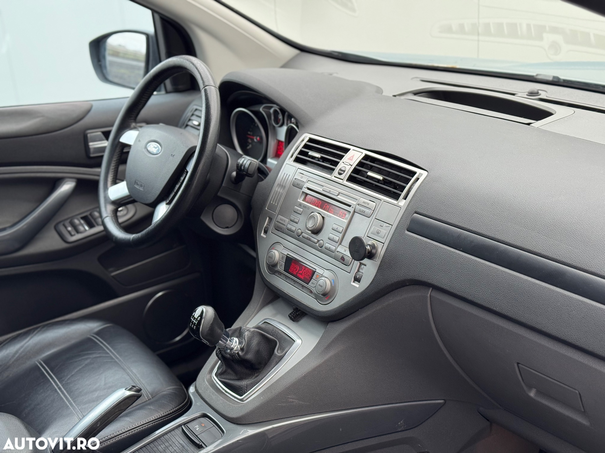 Ford Kuga 2.0 TDCi 2x4 Trend - 11