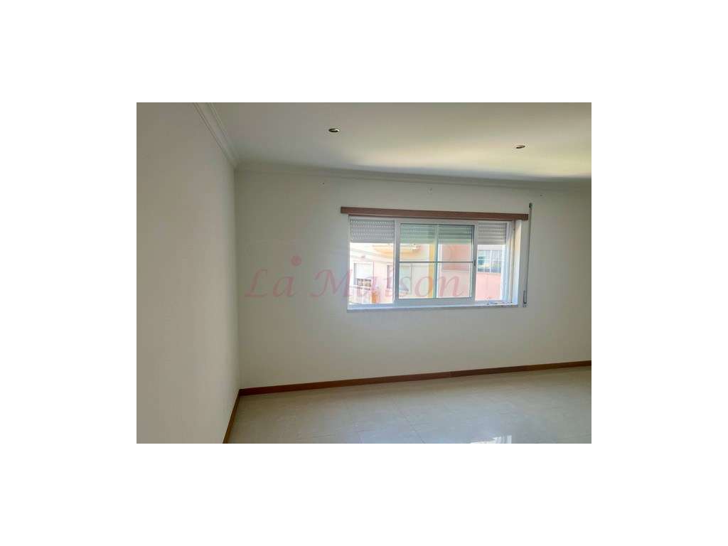 Apartamento T3 em São Julião do Tojal - Grande imagem: 3/33